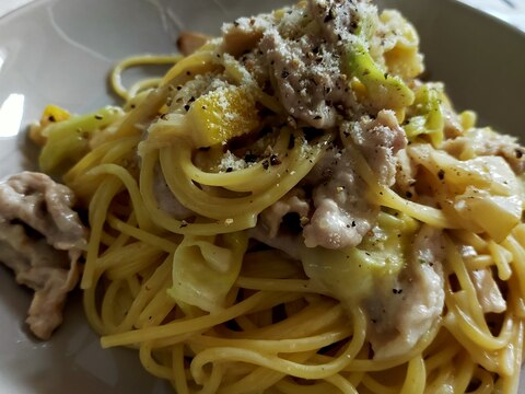 風味爽やか!春キャベツと豚肉のレモンクリームパスタ